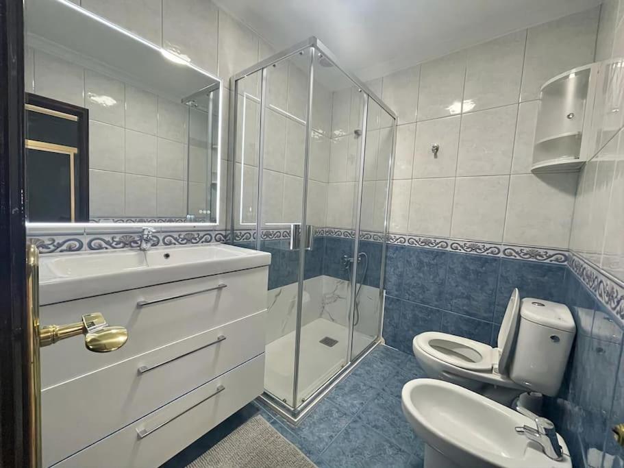 Affordable Holiday Accommodation For Large Families And Groups At Las Canteras Beach With 3 Bedrooms And Free Parking Las Palmas de Gran Canaria Exteriör bild