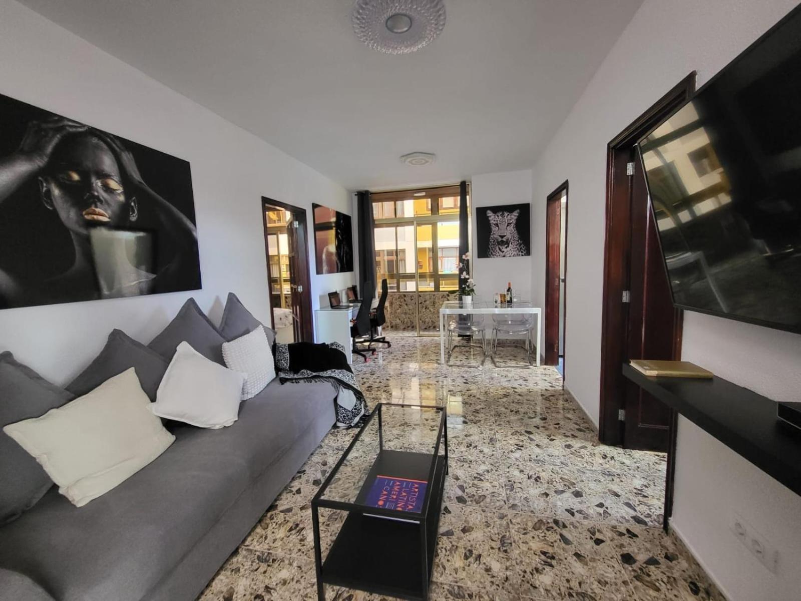 Affordable Holiday Accommodation For Large Families And Groups At Las Canteras Beach With 3 Bedrooms And Free Parking Las Palmas de Gran Canaria Exteriör bild