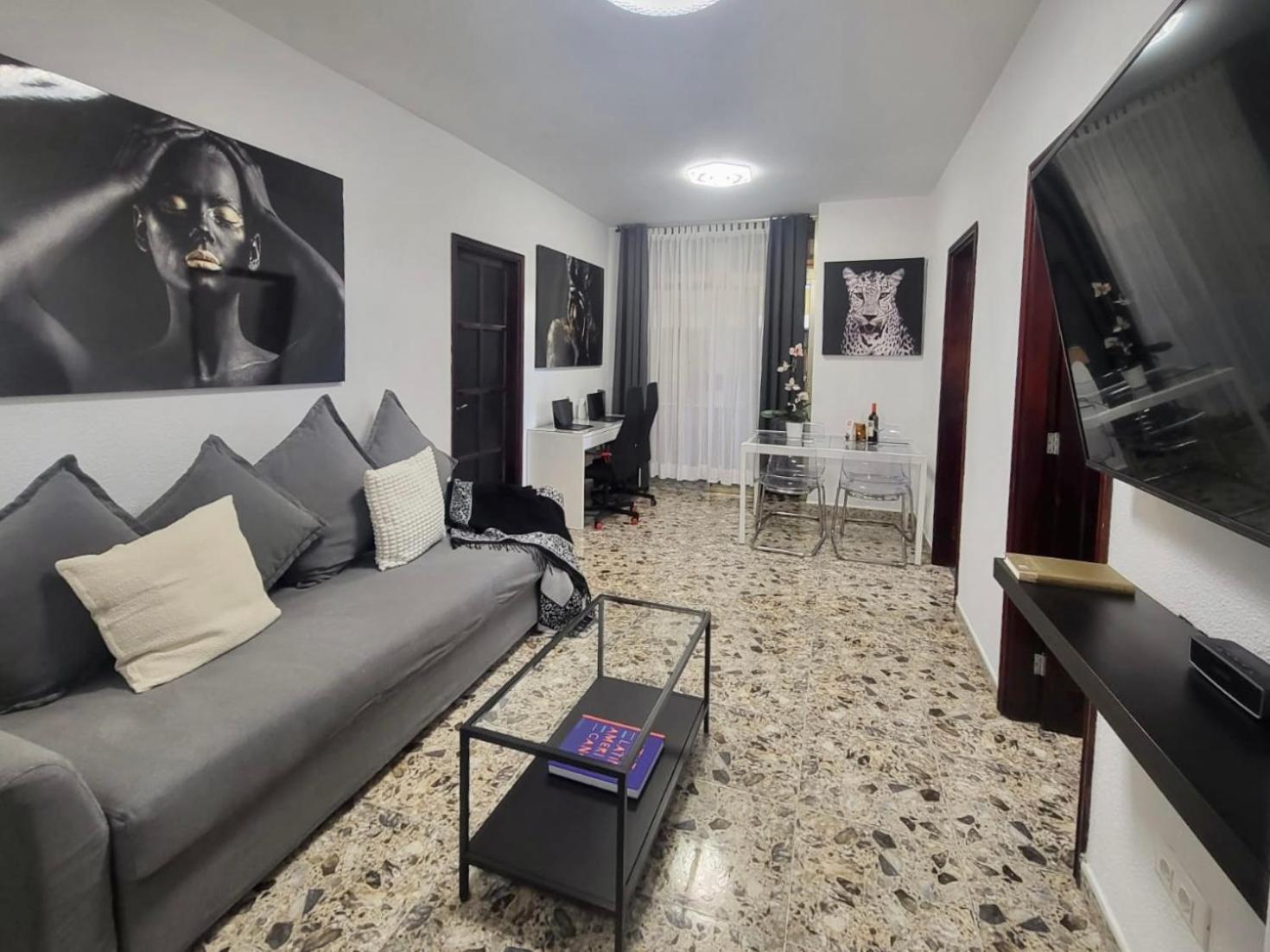 Affordable Holiday Accommodation For Large Families And Groups At Las Canteras Beach With 3 Bedrooms And Free Parking Las Palmas de Gran Canaria Exteriör bild