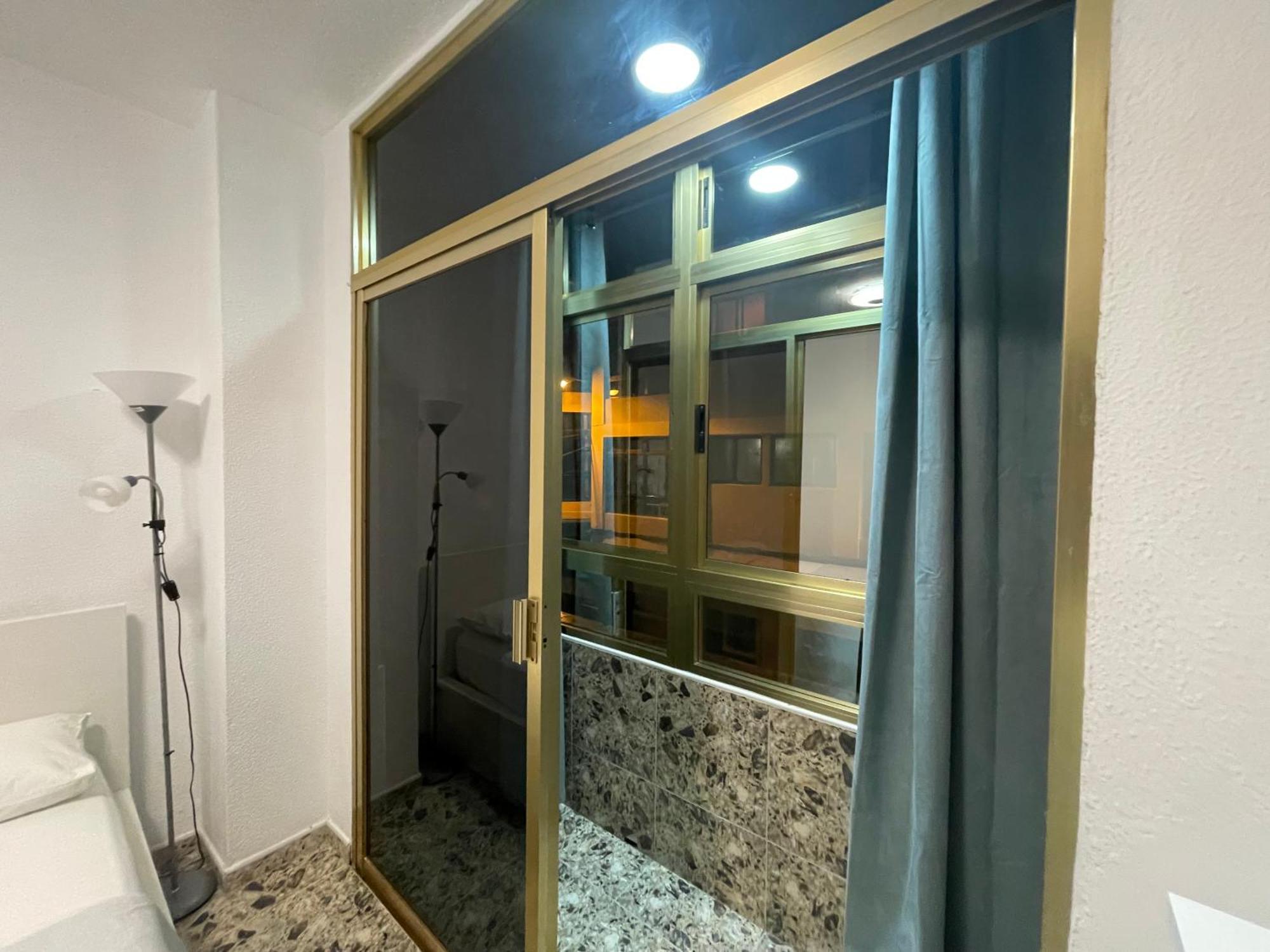 Affordable Holiday Accommodation For Large Families And Groups At Las Canteras Beach With 3 Bedrooms And Free Parking Las Palmas de Gran Canaria Exteriör bild