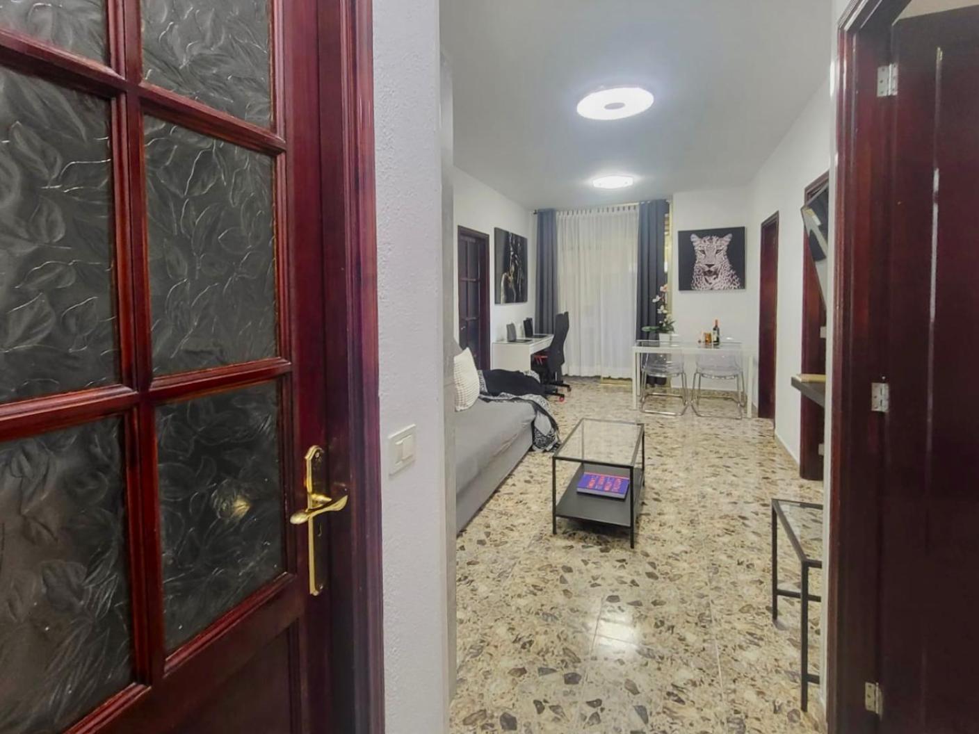 Affordable Holiday Accommodation For Large Families And Groups At Las Canteras Beach With 3 Bedrooms And Free Parking Las Palmas de Gran Canaria Exteriör bild