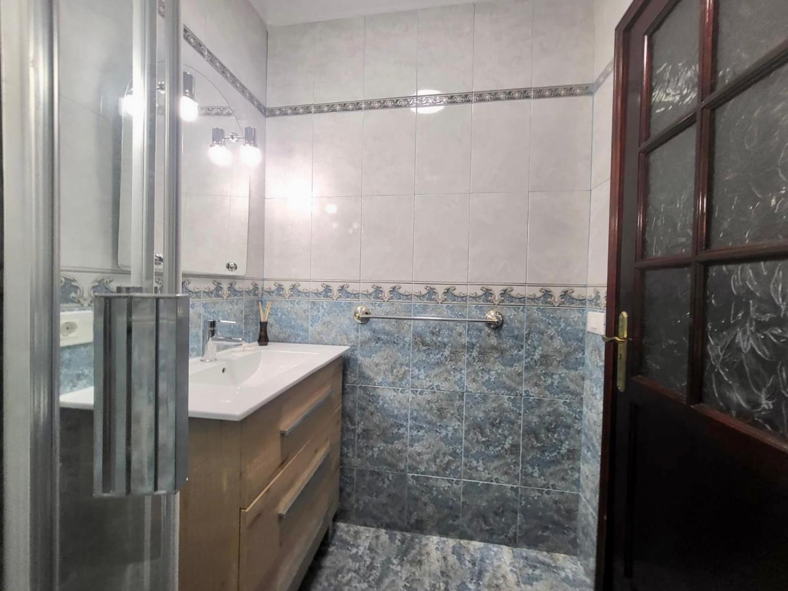 Affordable Holiday Accommodation For Large Families And Groups At Las Canteras Beach With 3 Bedrooms And Free Parking Las Palmas de Gran Canaria Exteriör bild