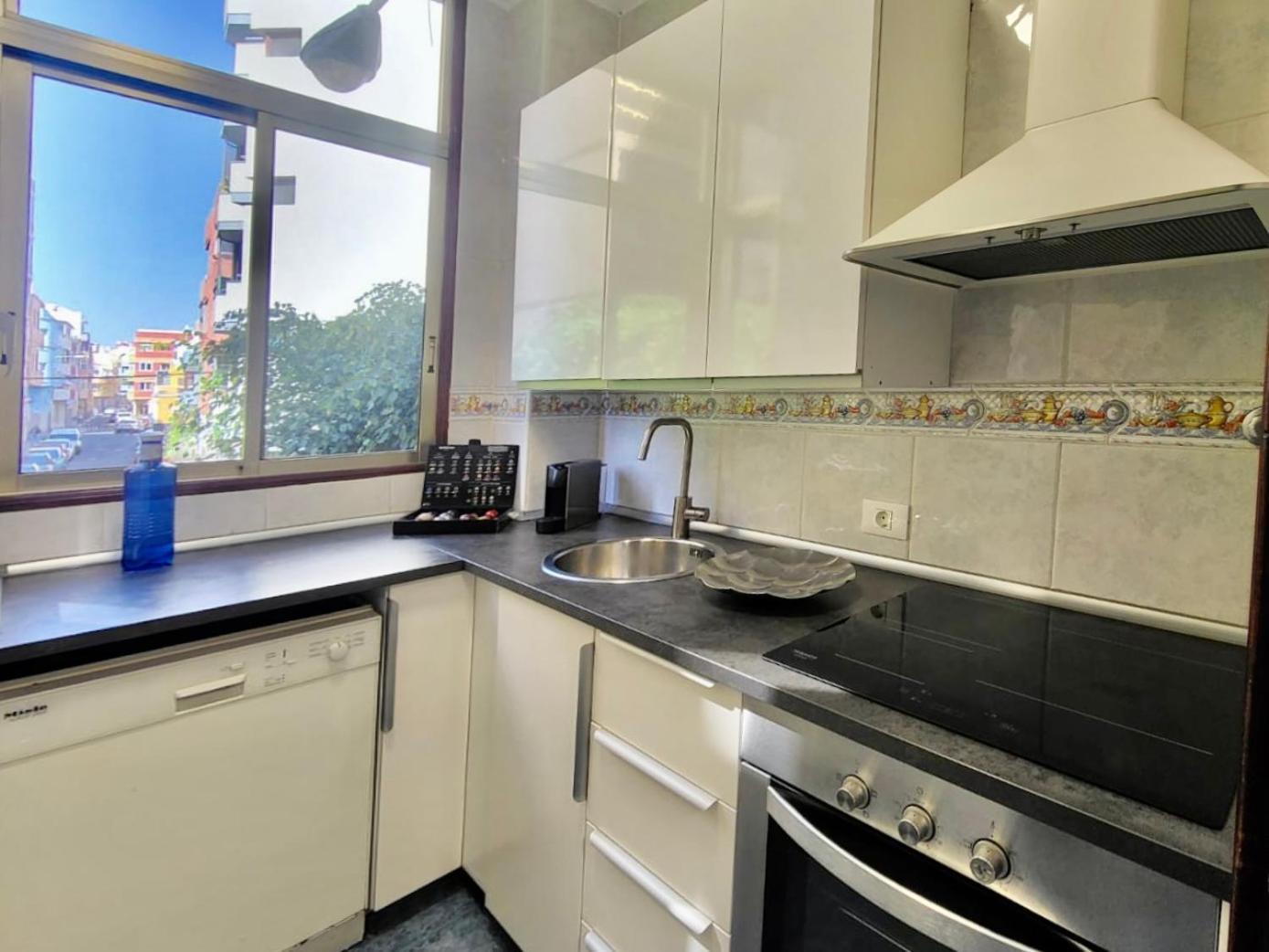 Affordable Holiday Accommodation For Large Families And Groups At Las Canteras Beach With 3 Bedrooms And Free Parking Las Palmas de Gran Canaria Exteriör bild